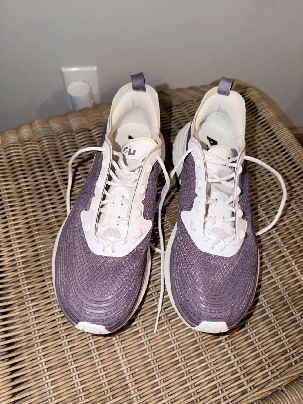 APL Streamline Moonscape Ivory Running Sneakers Size 7